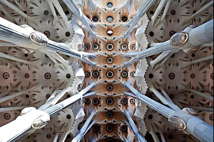 专业选择 —— 建筑系 | 一个建筑系小姑娘用铅笔留白画出不一样的牛津