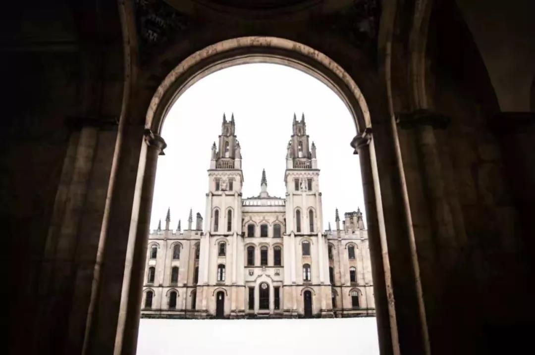 这些方面，哈佛永远也赶不上牛津..