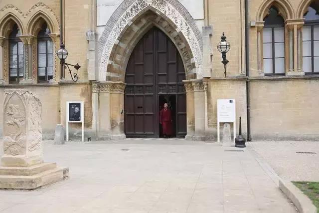 牛津还是剑桥？从「王牌专业」和「申请难度」上找答案！