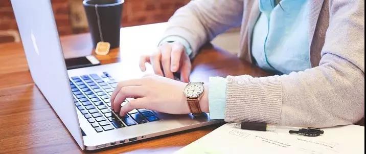 揭秘英国毕业生薪酬|牛津毕业工资是最高吗？医学生毕业后竟然这么挣钱？