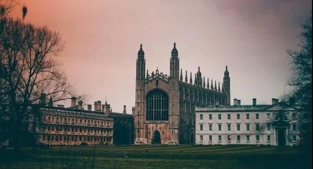 2020英国经济专业最强院校，最低录取要求也要AAA？